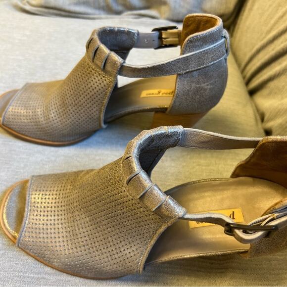 Paul Green- Colleen Perforated Peep Toe Sandals- 91/2 - Picture 4 of 8